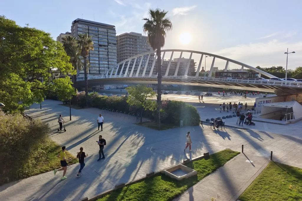 Beautiful Turia River Park in Valencia and our restaurant philosophy
