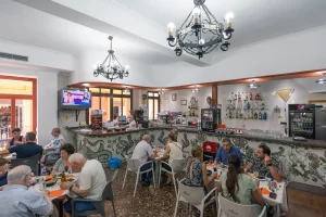 Classic Valencian restaurant with tiles